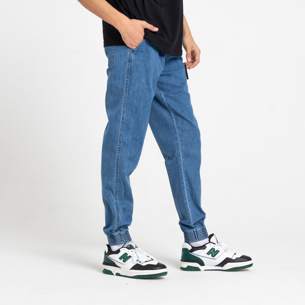 El Polako STICKER FRONT Jogger Slim Jeans z Gumą jasne spranie